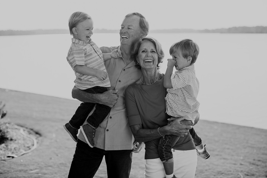 Jennifer B Photography-Family Session (Lindstrom)-0012