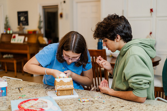 Jennifer B. Photography-Downtown Southern Pines and Ginderbread2023-0075