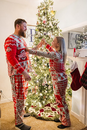 Jennifer B. Photography-tree decorating2023-0046