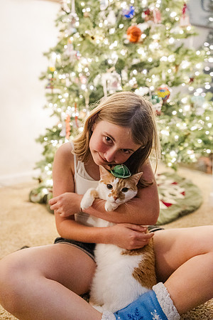 Jennifer B. Photography-tree decorating2023-0061
